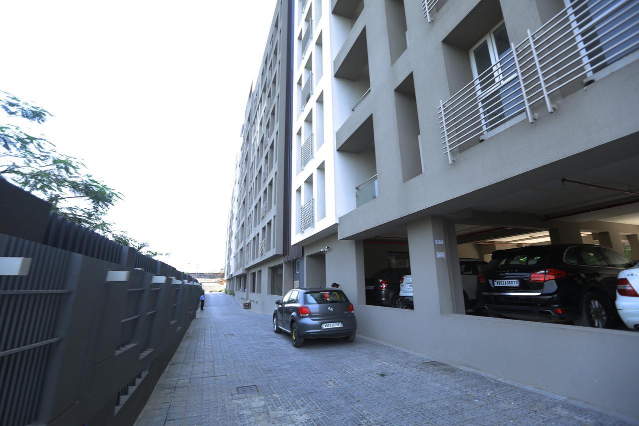 Lakeview Service Apartments コルカタ エクステリア 写真
